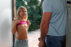 Emma-Bugg-Flashing-Her-Neighbor