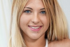 Emma-Bugg-Portrait